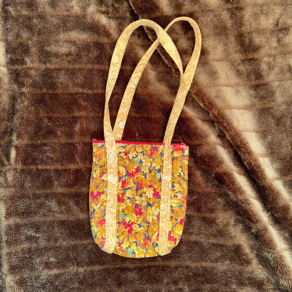 Cute Little Quilted Fabric Fall Leaves‎ Leaf Print Cross Body Zip Top Purse